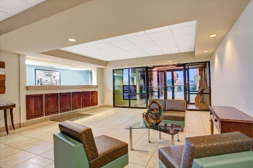 Super 8 by Wyndham Knoxville East image 24